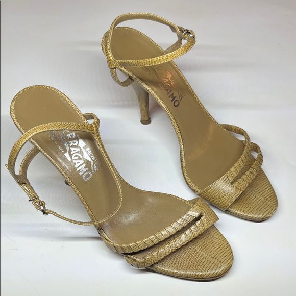 🌸🌸 Ferragamo Heels 🌸🌸 - Picture 1 of 4